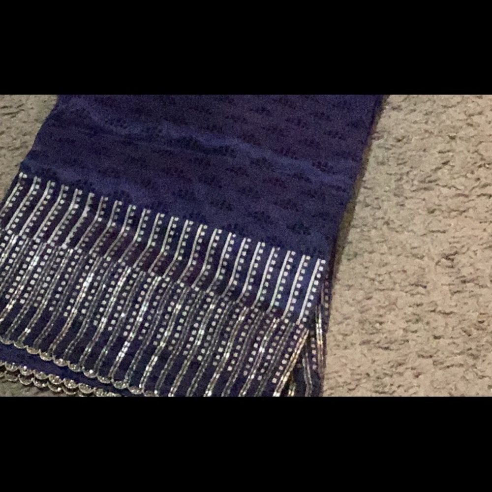 Elegant Purple and Gold Women's designer saree - Picture 12 of 13